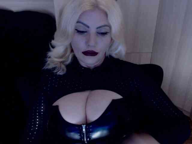 Mistress-Demi webcam
