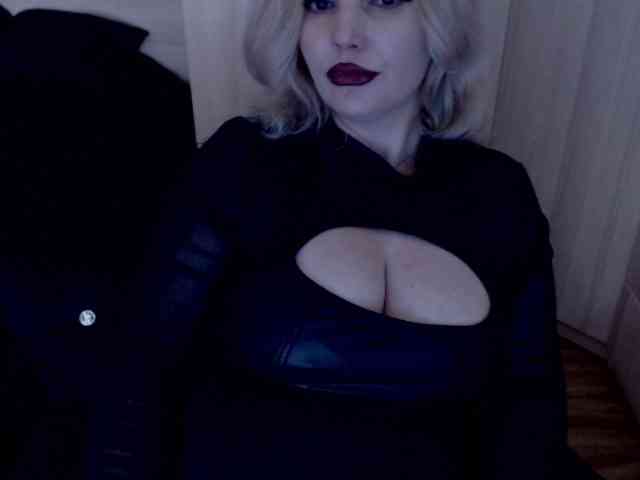Mistress-Demi webcam