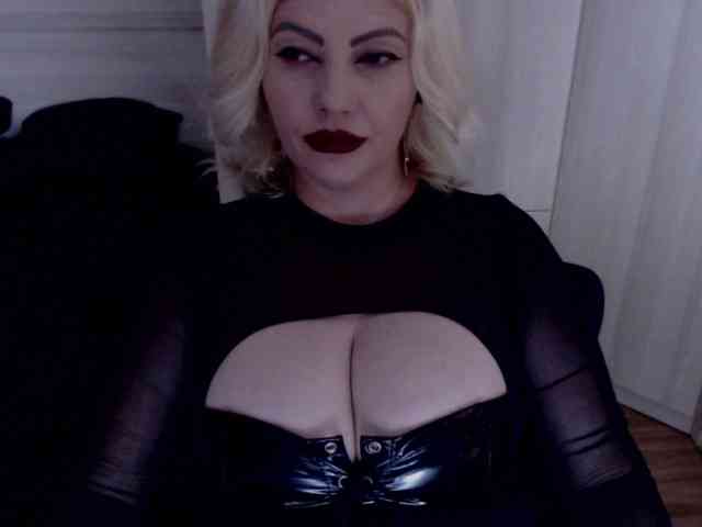 Mistress-Demi webcam