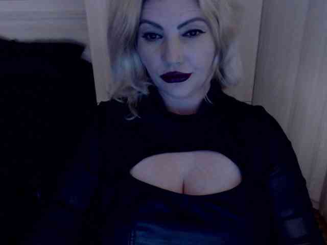 Mistress-Demi webcam