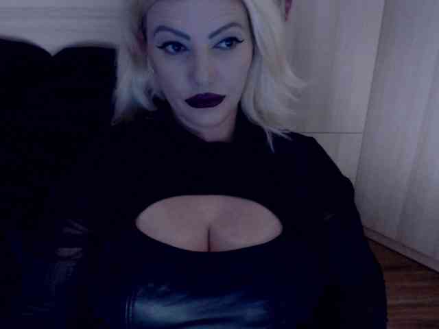 Mistress-Demi webcam