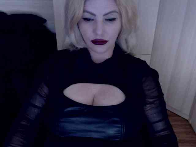 Mistress-Demi webcam