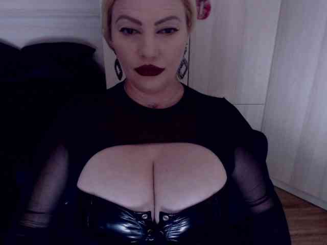 Mistress-Demi webcam