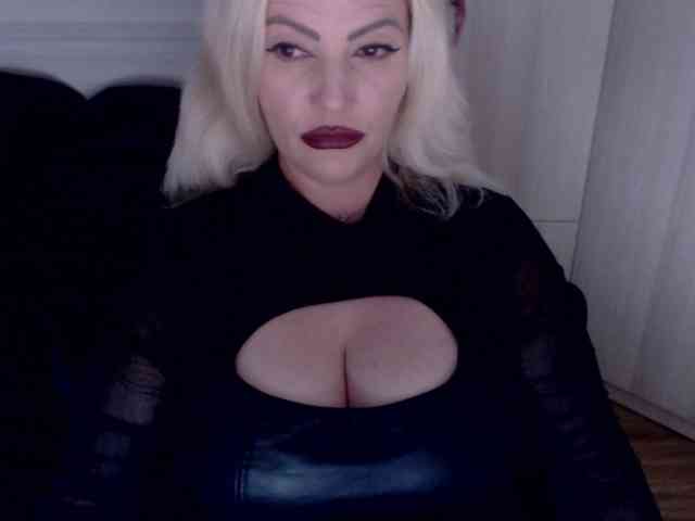 Mistress-Demi webcam