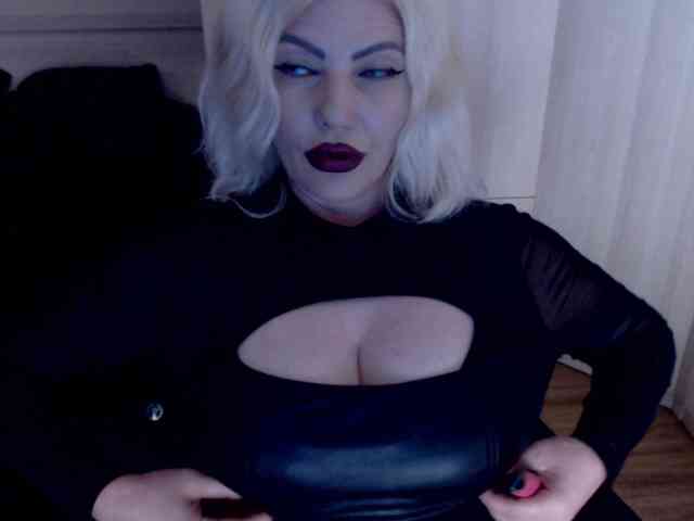 Mistress-Demi webcam
