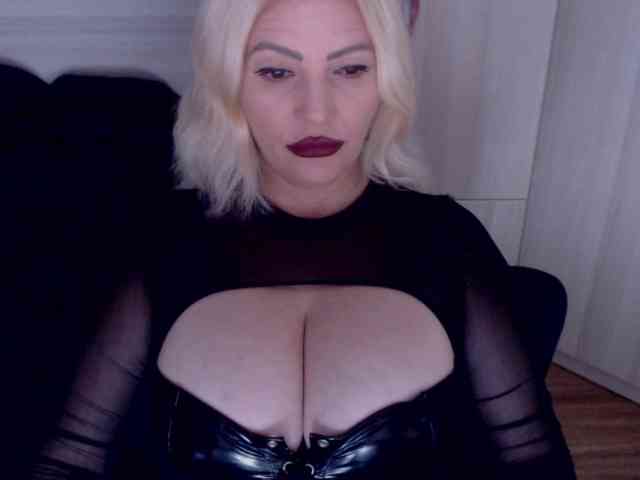 Mistress-Demi webcam