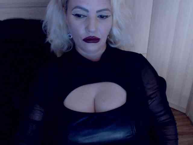 Mistress-Demi webcam