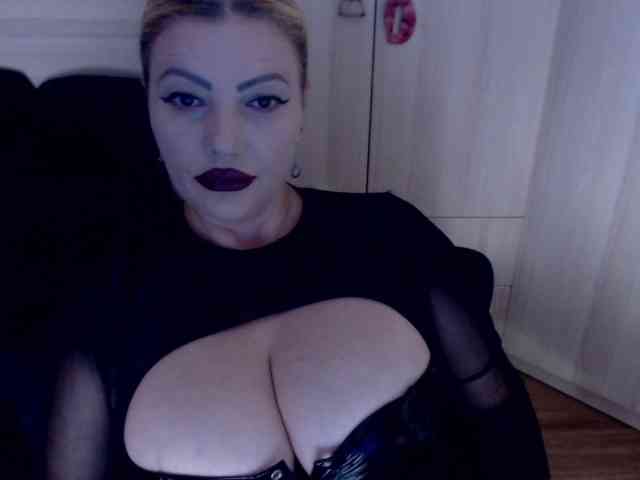 Mistress-Demi webcam