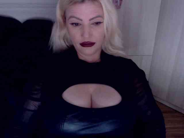Mistress-Demi webcam
