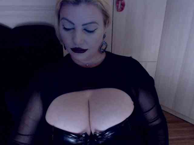 Mistress-Demi webcam