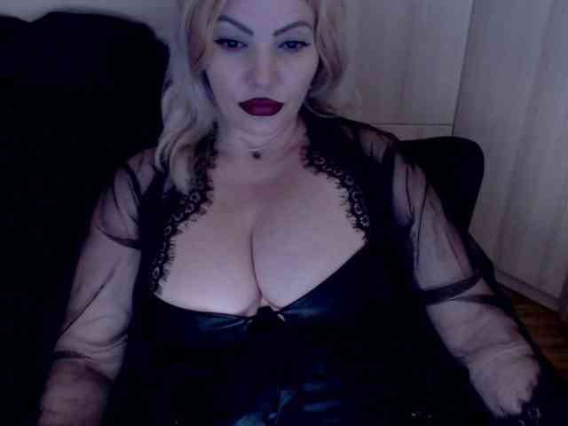 Mistress-Demi webcam