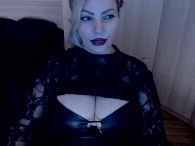 Mistress-Demi webcam