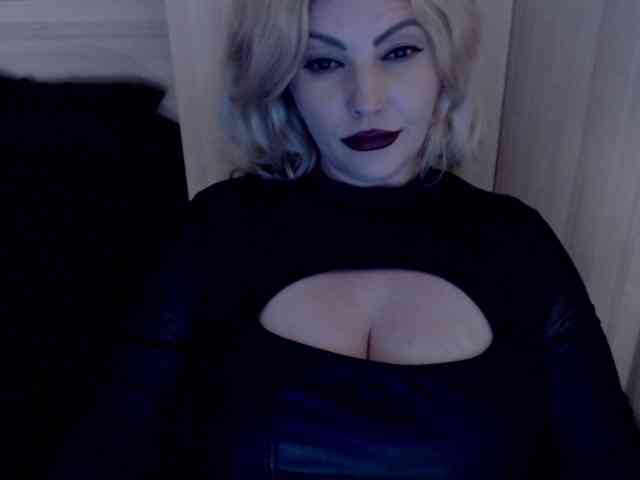 Mistress-Demi webcam