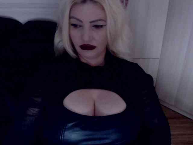 Mistress-Demi webcam