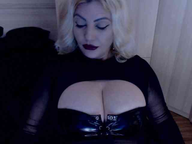 Mistress-Demi webcam