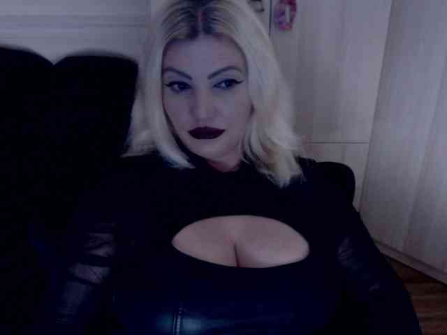 Mistress-Demi webcam