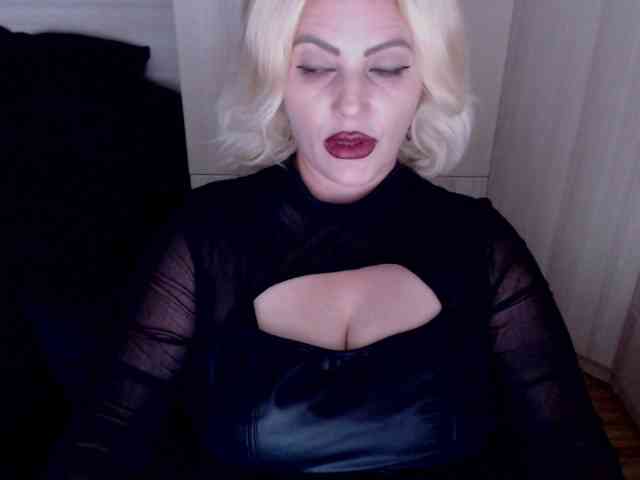 Mistress-Demi webcam