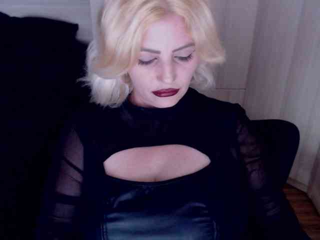 Mistress-Demi webcam