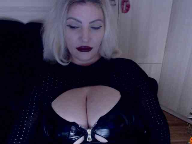 Mistress-Demi webcam