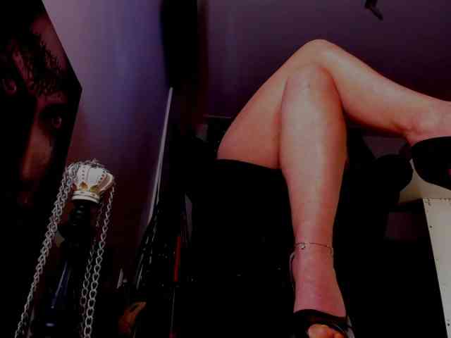 Mistress-Demi webcam