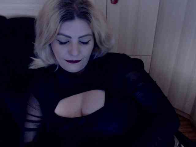 Mistress-Demi webcam