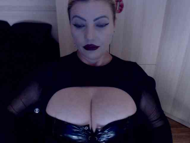 Mistress-Demi webcam