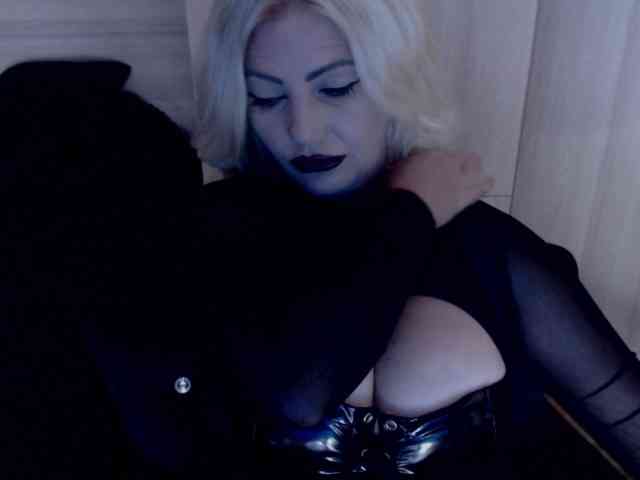 Mistress-Demi webcam