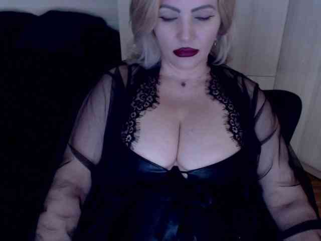 Mistress-Demi webcam