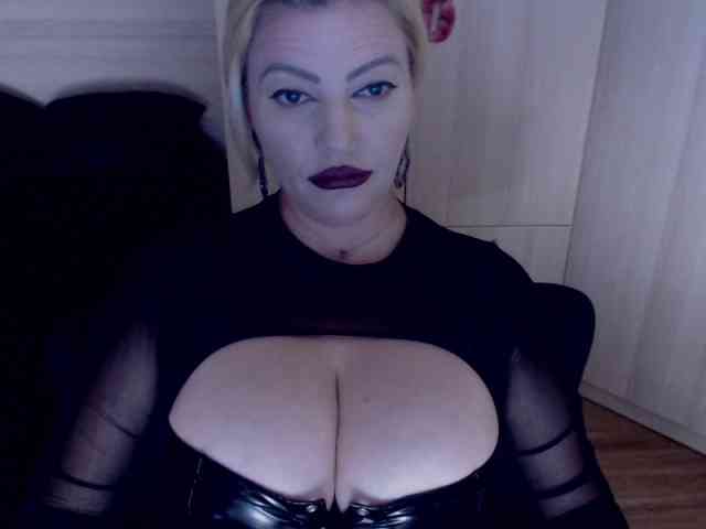 Mistress-Demi webcam