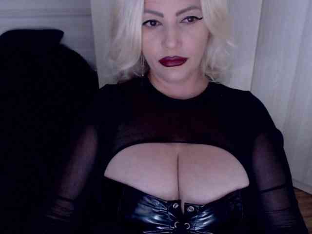 Mistress-Demi webcam