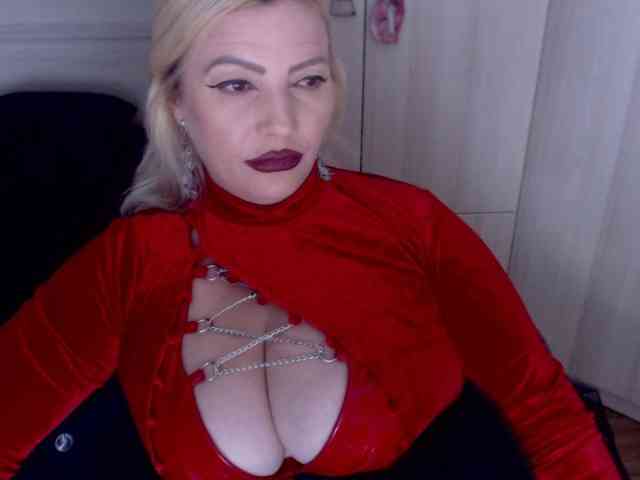 Mistress-Demi webcam