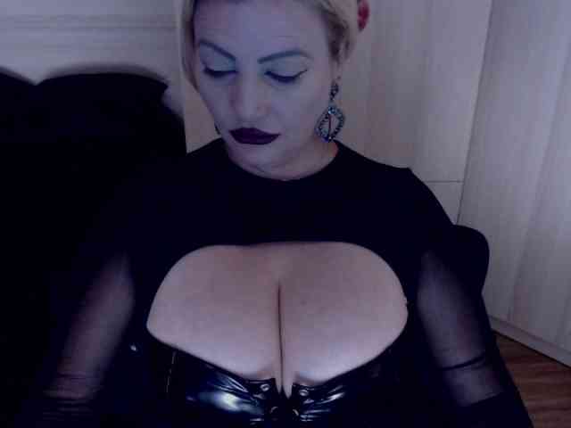 Mistress-Demi webcam
