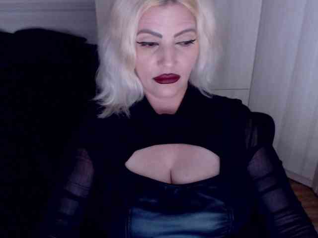 Mistress-Demi webcam