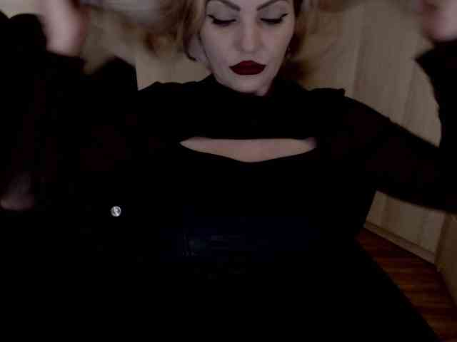 Mistress-Demi webcam