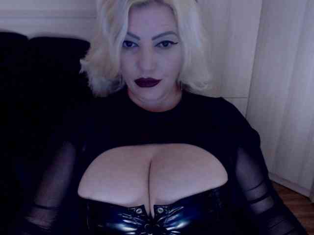 Mistress-Demi webcam