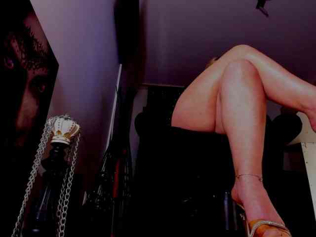 Mistress-Demi webcam