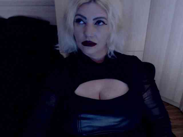 Mistress-Demi webcam