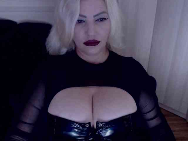 Mistress-Demi webcam