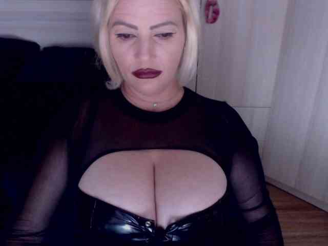 Mistress-Demi webcam