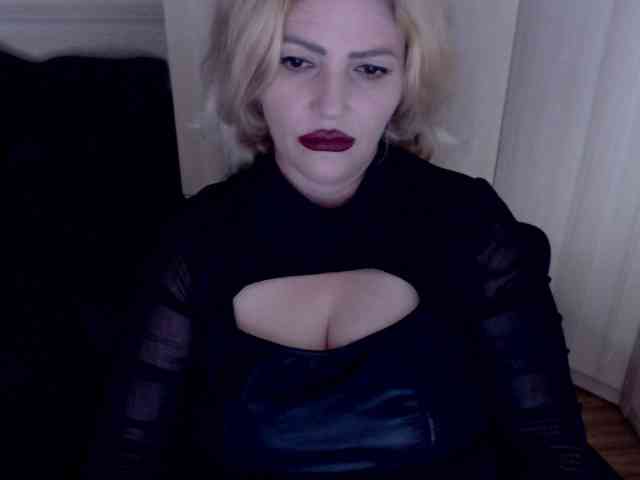 Mistress-Demi webcam