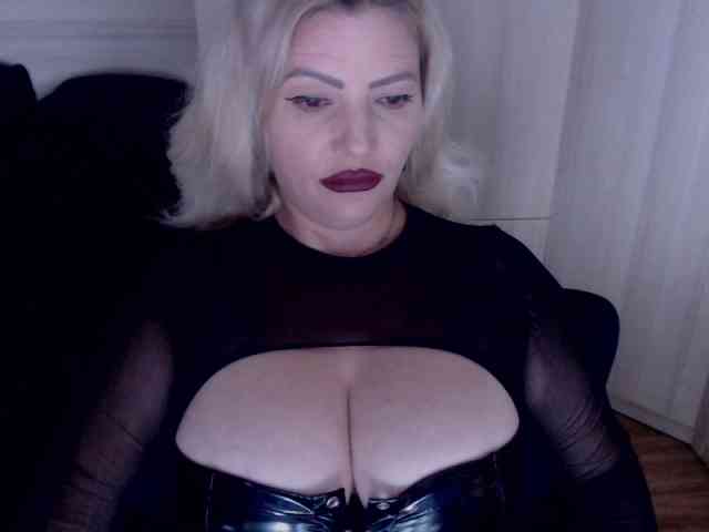 Mistress-Demi webcam
