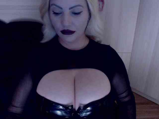 Mistress-Demi webcam