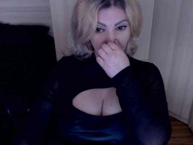 Mistress-Demi webcam