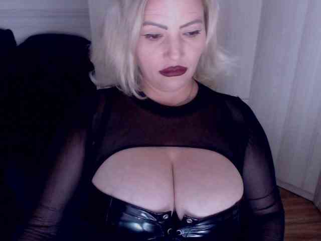 Mistress-Demi webcam