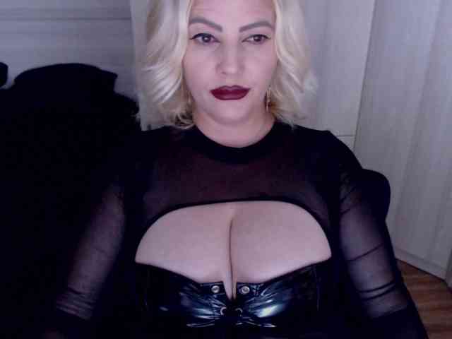 Mistress-Demi webcam