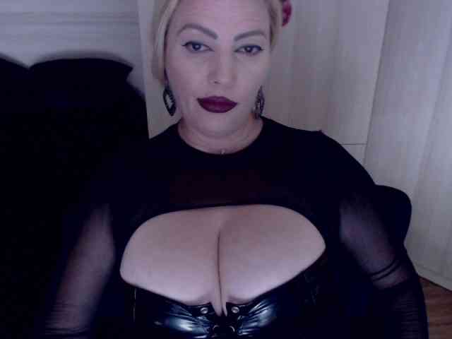 Mistress-Demi webcam