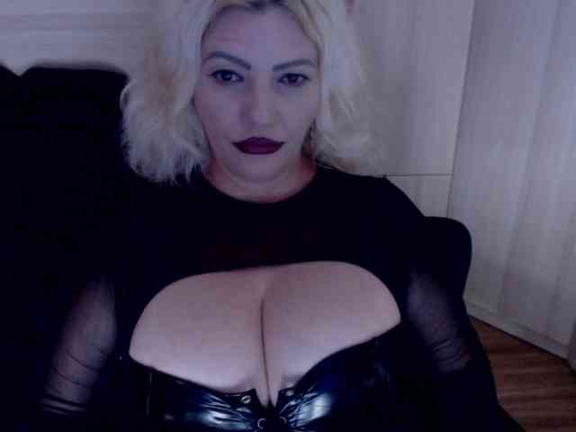 Mistress-Demi webcam