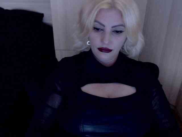 Mistress-Demi webcam