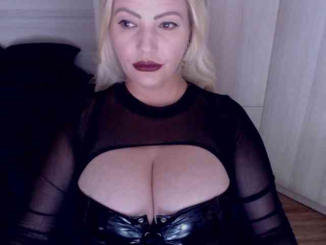 Mistress-Demi webcam