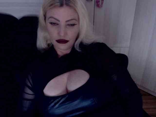 Mistress-Demi webcam